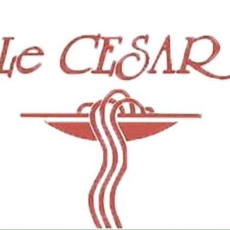 Le Cesar Hotel Роят Екстериор снимка