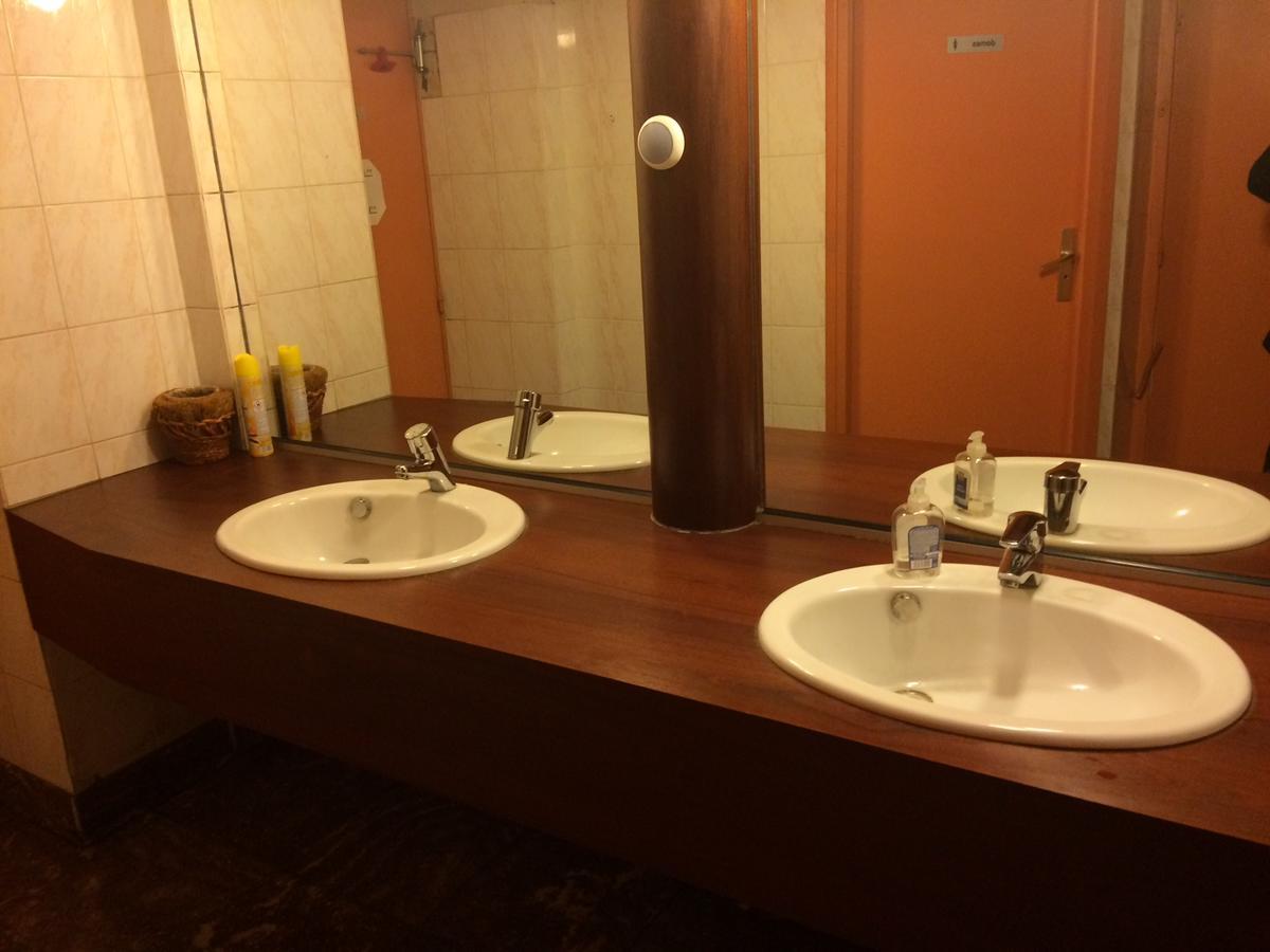 Le Cesar Hotel Роят Екстериор снимка